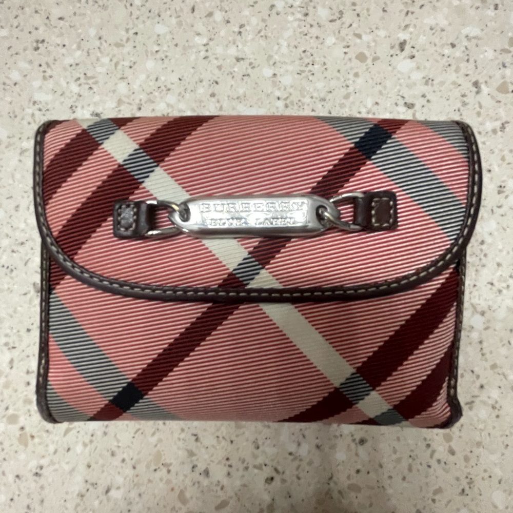 COPY - COPY - Preloved Burberry pink wallet